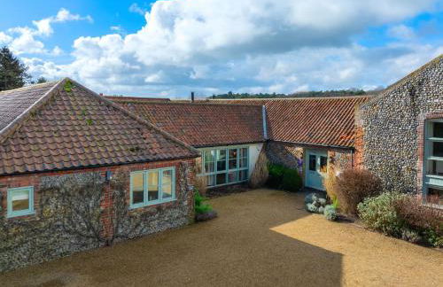 Plover House - Photo 1