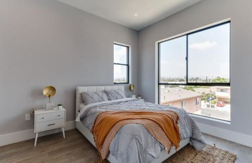 Luxury Modern 4 Bedroom 4 Bathroom Home with Rooftop Deck #4 - Foto 42