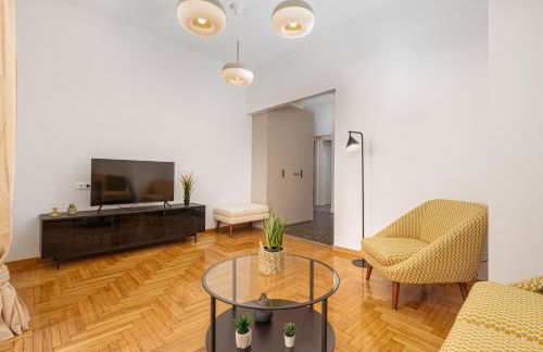 Bright & Contemporary Home with Balcony in Vibrant Piraeus - Foto 3