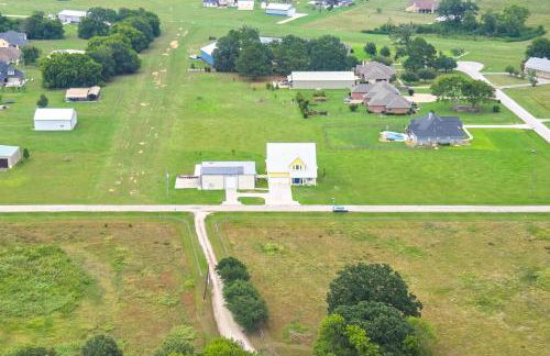 Aircraft Tours! Fly-In Hangar Apt in New Waverly - Foto 25
