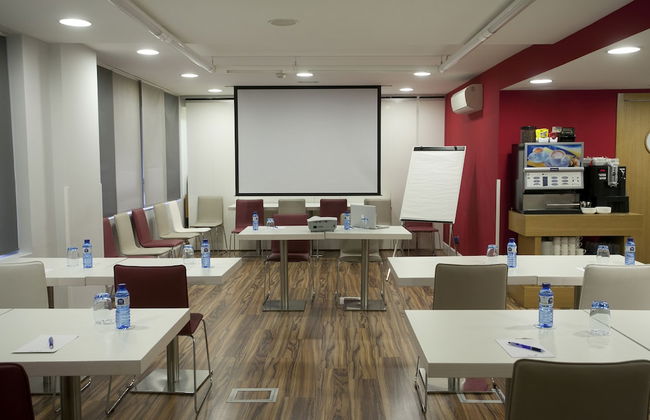 Muralto Madrid Princesa - Photo 44