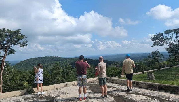 Don't forget to take a picture at the Viñales Valley!