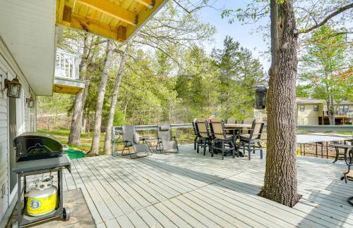 Balcony and Fire Pit Home on Lake of Ozarks! - Foto 24