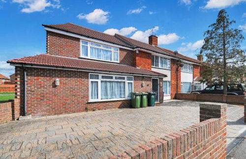 Elegant 5 Bedroom and 3 Bathroom Home in St Annes - Foto 51