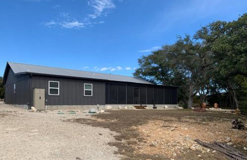 Secluded home with firepit, gas grill, central AC, game room, W/D - Foto 32