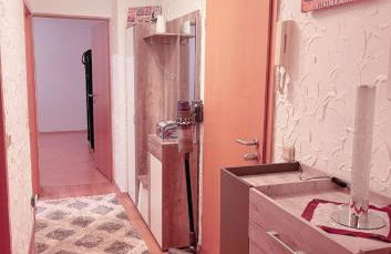 Super Monteurwohnung mit Balkon und Parkplatz, bei Bayreuth ruhig, 4 Betten Wifi, Küche - Foto 17