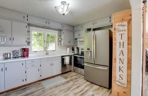 Lakefront Home in Hartford Hot Tub, Kayaks and Dock - Foto 9