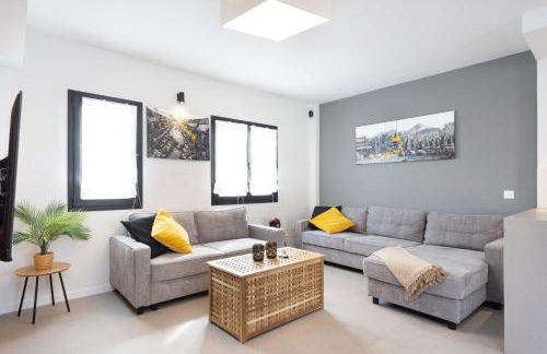 Villa de 4 dormitorios, moderna y nueva, con aire acondicionado, cerca del mar y playa - Casa Maravilla - Foto 9