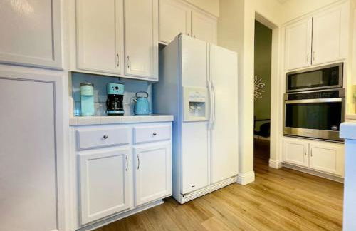 King Bed Quiet Home on Cul-de-Sac Hiking Trails - Foto 14