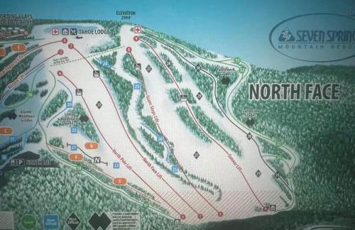 Cozy Indian Lake Chalet on Golf Course with Arcade/Gameroom - Foto 31