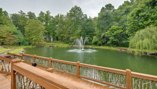 Blue Ridge Mountain-View Cabin with Hot Tub and Deck! - Foto 2