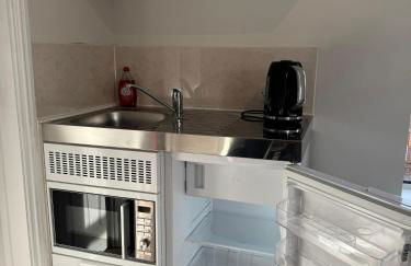 Central Aldershot Flat, Near Station & Town Centre - Foto 8