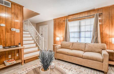 Minutes from the Airport - Wonderful Warrington - Photo 56