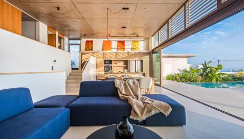 Lake House - Photo 3