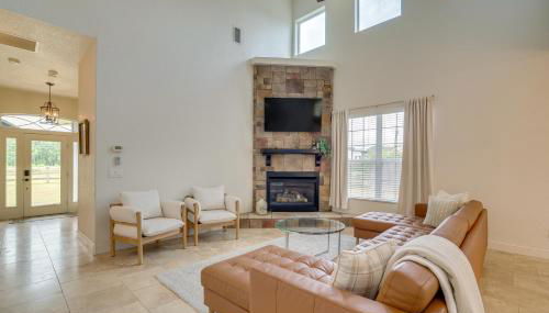 Private Beach at Lakefront Summerfield Getaway! - Foto 4