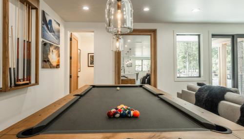 New Luxury 4BR /3BA Obsidian Reserve #110 – Hot Tub, 2-Car Garage, Pool Table, Mount Views! - Foto 5