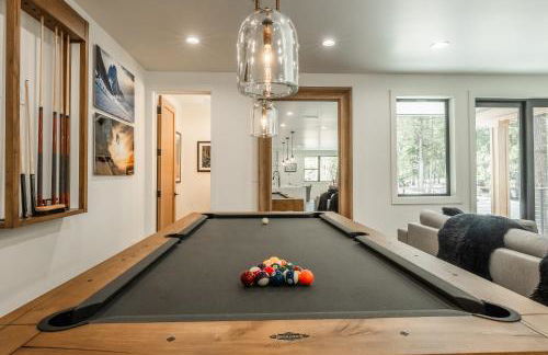 New Luxury 4BR /3BA Obsidian Reserve #110 – Hot Tub, 2-Car Garage, Pool Table, Mount Views! - Foto 5