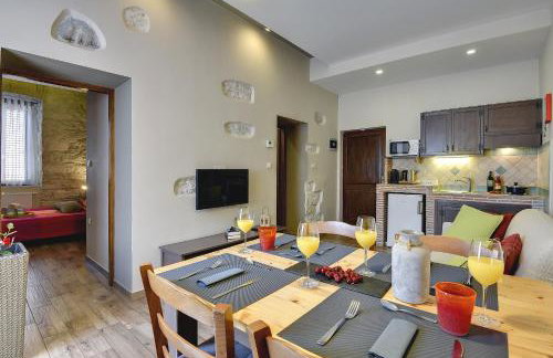 Mimoza Old Town Pula Apartments - Photo 24