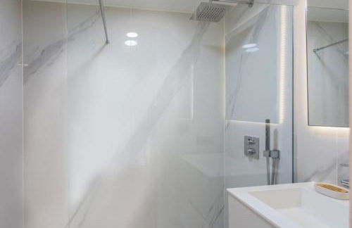 #11 Alex suite terrace parking AC 2 BDR 5mins to sea - Foto 4