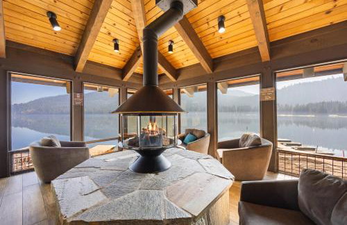 Charming Studio Deluxe w/kitchen #215 at Donner Lake Village - Foto 17