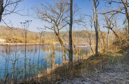 White River Escape with BBQ & Private Backyard - Foto 22