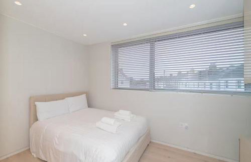 Modern Smart Home with Garden close to Richmond - Pass the Keys - Foto 29