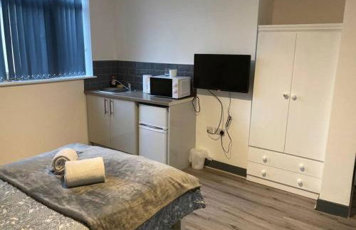 Newly refurbished studio, great location 8 studios - Photo 36