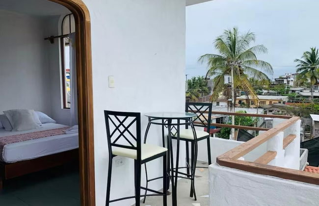 Del mar del Galapagos - Photo 22