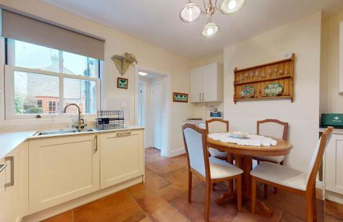 Chic 2BR with Private Backyard Near Loughton Tube - Foto 10