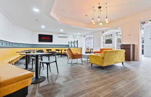 Central Dudley Stay-Sleeps 3, Kitchen&Free Parking - Photo 19