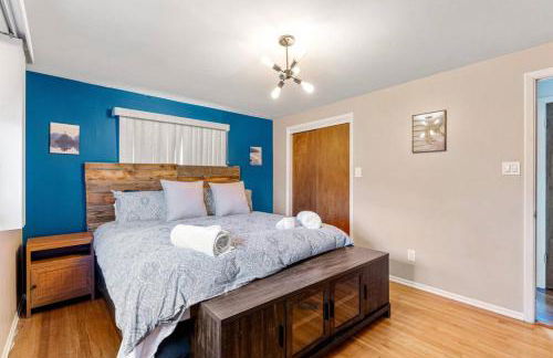 Spacious and Comfy Close to Everything Backyard - Foto 18