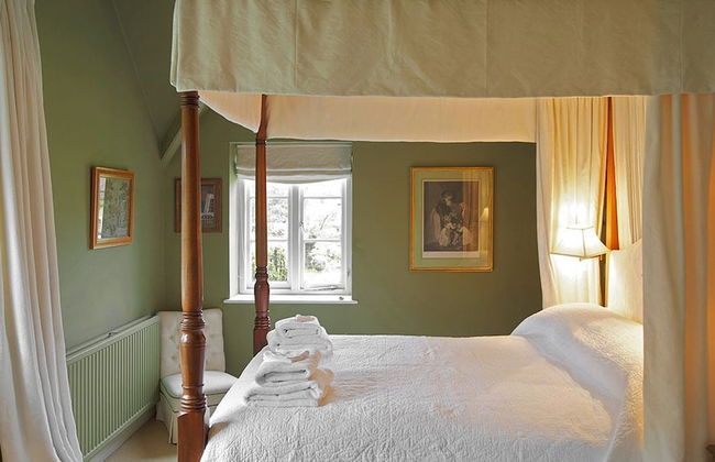 Goodwood Cottage - Photo 5