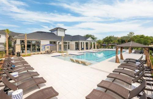 Cozy 2 BR Apt |King Bed |Pool |Gym| Close to Mayo - Foto 28