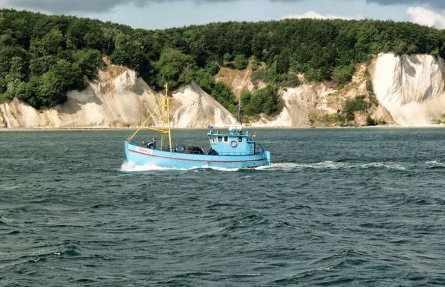 Beach Apartment With sea Views - Photo 20