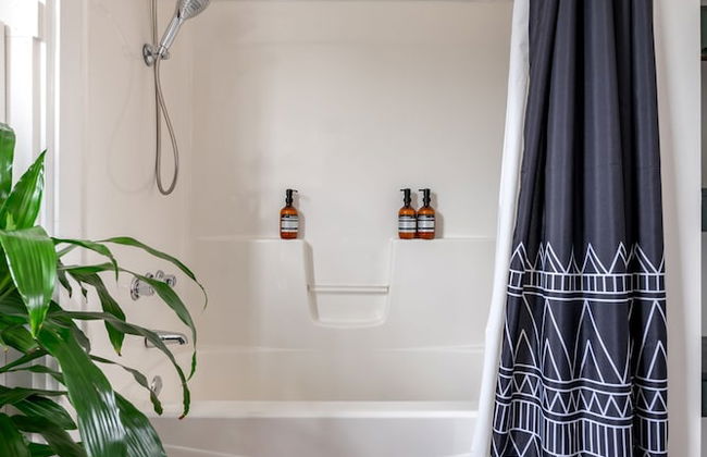 Prime Location Top Rated Clean Parking Free - Foto 75