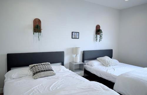 Modern Family Haven - Minutes from Disney Magic-OC - Foto 51