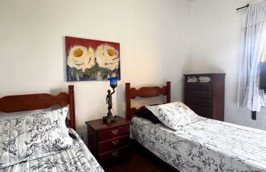 Charming Colonial Countryside Home with Wifi - Foto 11