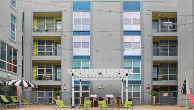 Modern Condo With Pool, Gym, Workspaces & BBQ - Foto 3, Zimmer