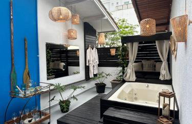 Chalé com lareira & jacuzzi privativa aquecida 300 m da Praia e Roda Gigante - Foto 12