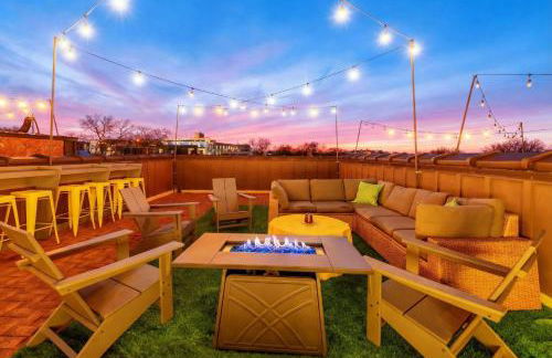 Skyline Views with Double Rooftop Deck & Game Room - Foto 42