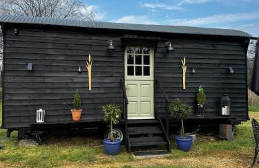 Mountbatten Shepherds hut & Buckhurst Shepherds hut - Foto 1
