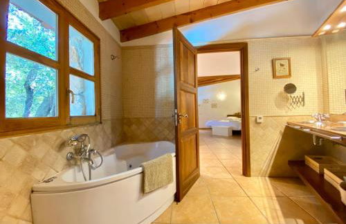 Fabulous Rustic Villa Set On Mountain With Unique Views - Foto 22