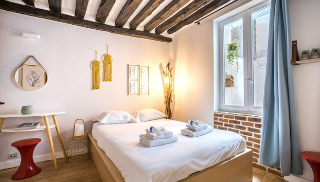 Chic Apartment With Patio - 2br/6p - Le Marais - Foto 4, Habitación