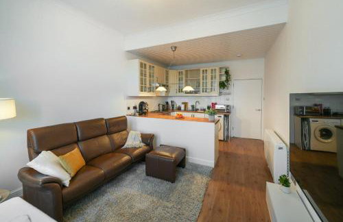 Central 1-bed flat - Walk to shops, pubs and station - Foto 26