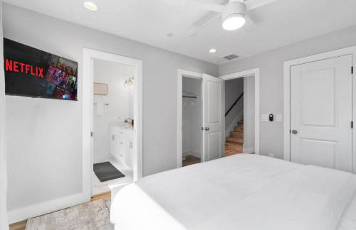 Mins to Downtown- Formula 1 - ACL - Foto 6