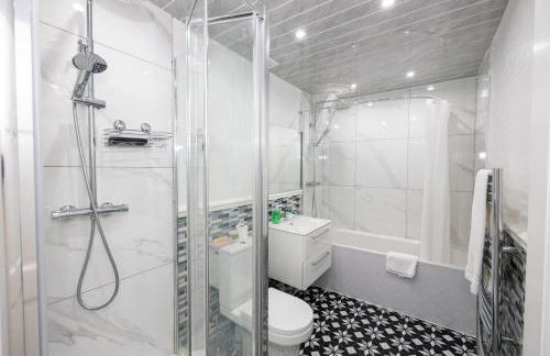 Cosy Four Bedroom Terrace Rishton - Foto 25