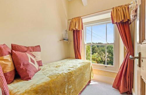 Pendre Farmhouse Llwyndafydd - Photo 16