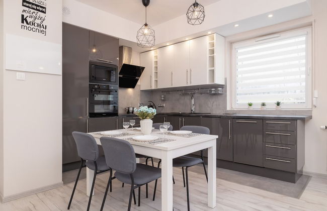 Apartment With Garden by Renters - Photo 11