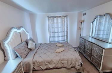 COZY STYLISH 1BR CONDO LED Ambience Private Entry Home Away From Home - Photo 1