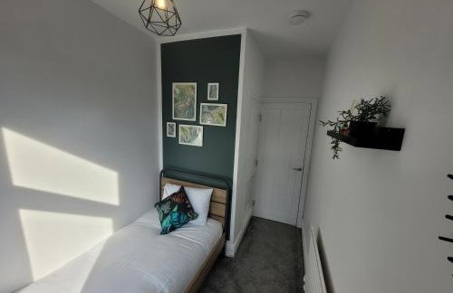 Luke Stays - Parsons Gardens - Foto 3